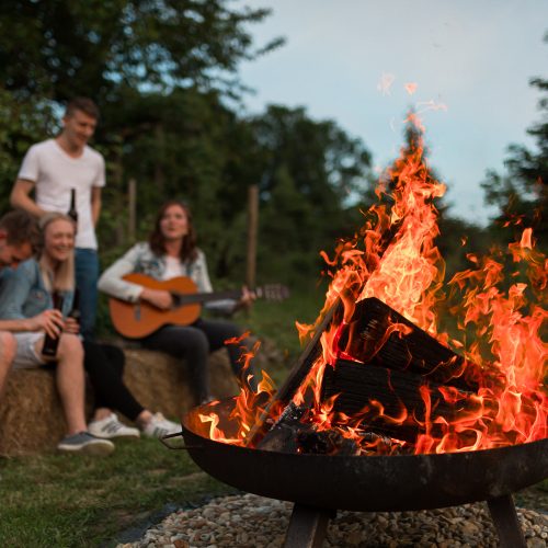 Feuerstelle: Gemeinsam feiern im Urlaub, wohlfühlen am Lindenhof